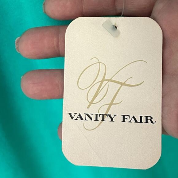 Vanity Fair - Picture 9 of 9
